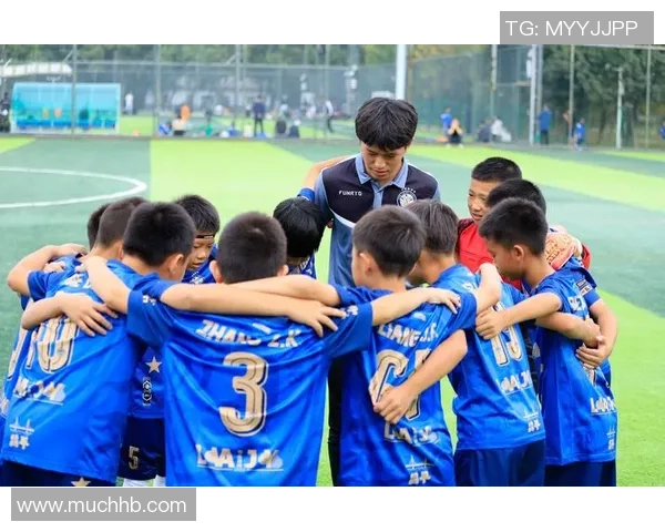 足球场上的魅力与实力没有腹肌的明星们同样闪耀光芒